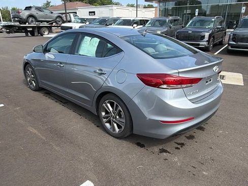 Used 2017 Hyundai Elantra Limited FWD image 4