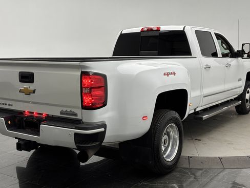 Used 2017 Chevrolet Silverado 3500 High Country w/ Duramax Plus Package image 8
