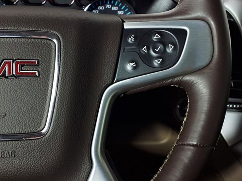 Used 2017 GMC Yukon SLT w/ Open Road Package RWD image 22