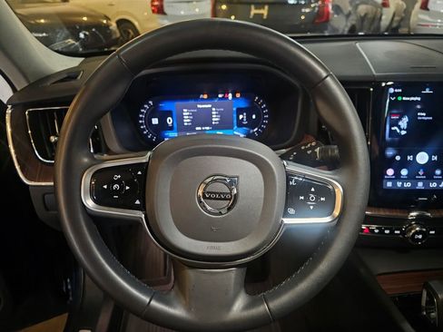 Certified 2023 Volvo XC60 B5 Plus AWD/4WD image 21
