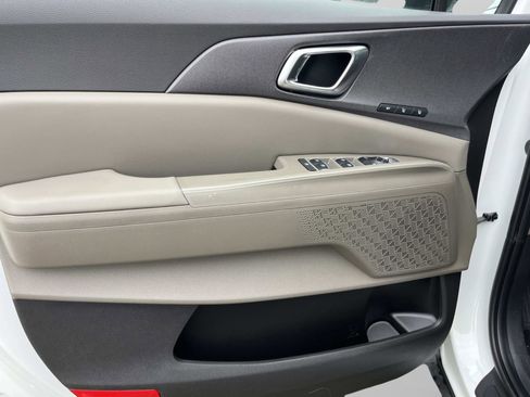 New 2026 Kia Carnival EX FWD image 22