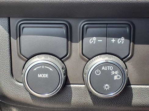 Used 2024 Chevrolet Tahoe LT w/ Luxury Package image 11