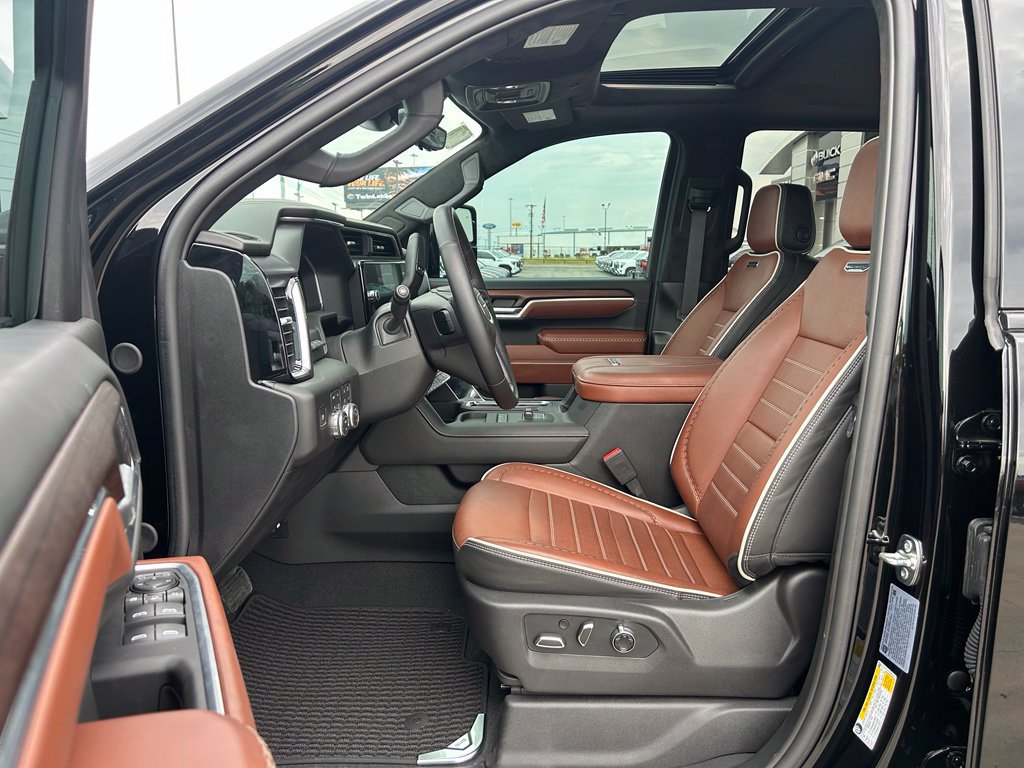 New 2026 GMC Sierra 3500 Denali Ultimate w/ LPO, Black Badging Package AWD/4WD image 25