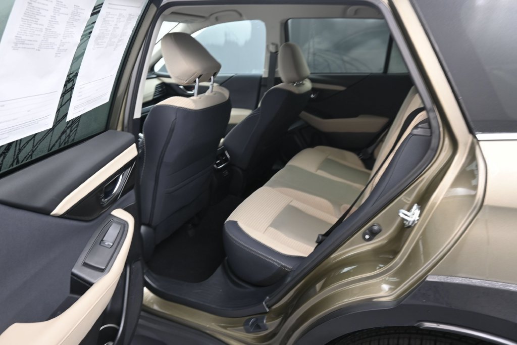Certified 2025 Subaru Outback Premium AWD/4WD image 17