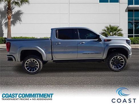 Used 2024 GMC Sierra 1500 AT4 w/ Technology Package image 5