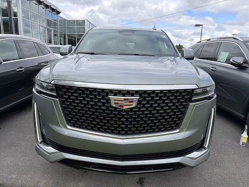 Used 2024 Cadillac Escalade Premium Luxury w/ Performance Package AWD/4WD image 3