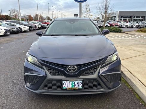 Used 2022 Toyota Camry SE image 10
