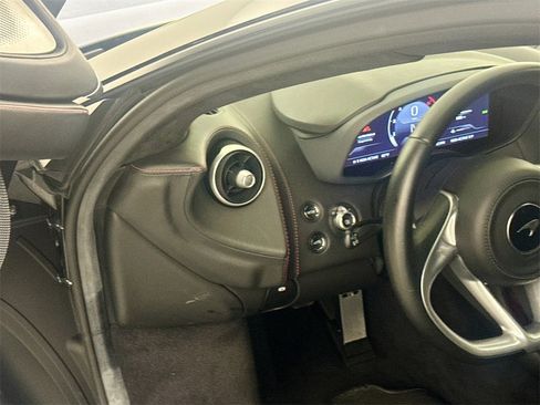 Used 2023 McLaren GT image 10