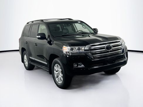 Used 2018 Toyota Land Cruiser w/ Carpet Mat Package AWD/4WD image 3
