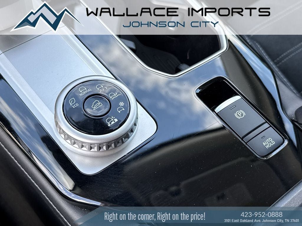 Used 2025 Mitsubishi Outlander AWD image 28