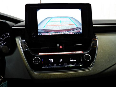 Used 2025 Toyota Corolla LE FWD image 17