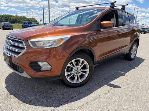 Used 2017 Ford Escape SE FWD image 3