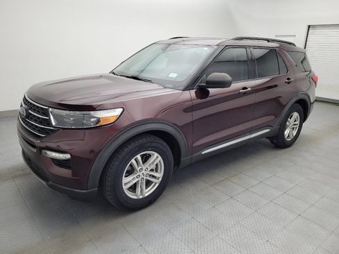 Used 2022 Ford Explorer XLT w/ Equipment Group 202A RWD image 2