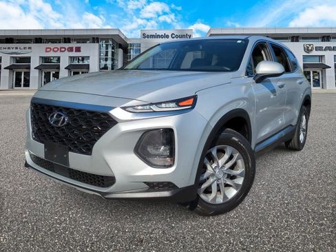 Used 2020 Hyundai Santa Fe SE image 1