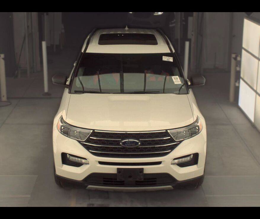 Used 2023 Ford Explorer XLT w/ Equipment Group 202A RWD image 8