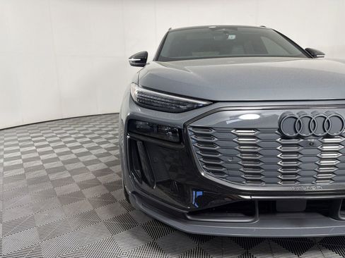 Used 2025 Audi SQ6 e-tron Premium Plus w/ Premium Plus AWD/4WD image 3