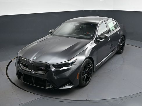 New 2026 BMW M5 w/ Executive Package AWD/4WD image 31