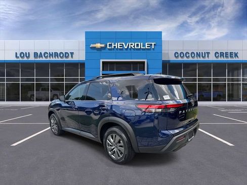 Used 2025 Nissan Pathfinder SV FWD image 6