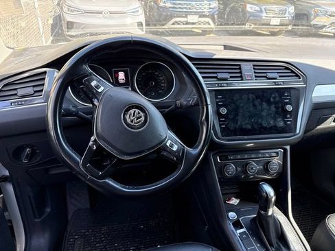 Used 2018 Volkswagen Tiguan SE FWD image 6