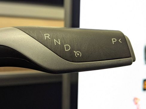 Used 2023 Tesla Model 3 Standard Range image 18