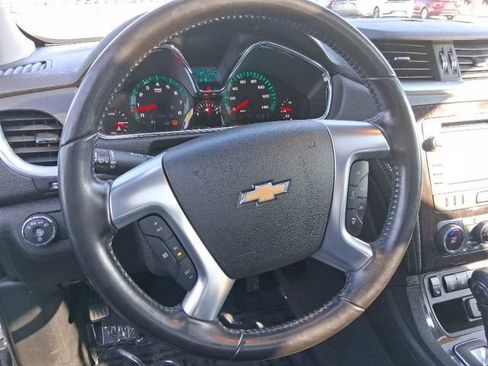 Used 2017 Chevrolet Traverse LT image 19