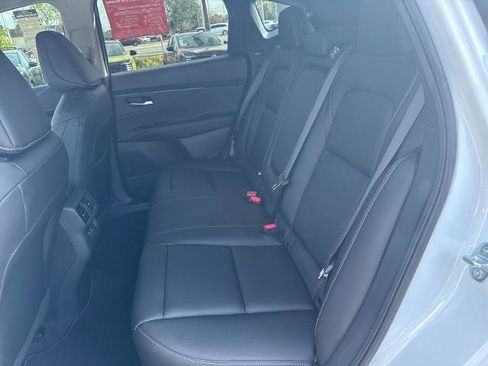 Certified 2025 Nissan Murano SV image 23