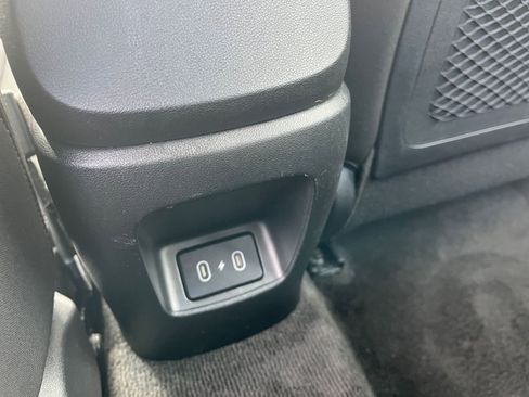 Used 2025 Hyundai Elantra SEL FWD image 24