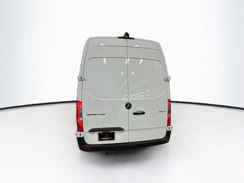 Used 2025 Mercedes-Benz Sprinter 2500 image 7