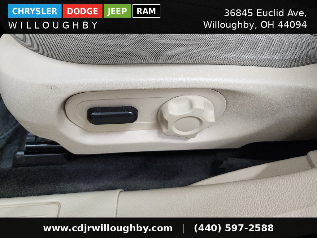 Used 2017 Ford Taurus SE FWD image 16