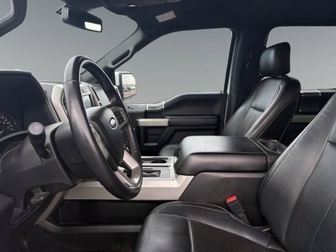 Used 2019 Ford F150 Lariat image 9