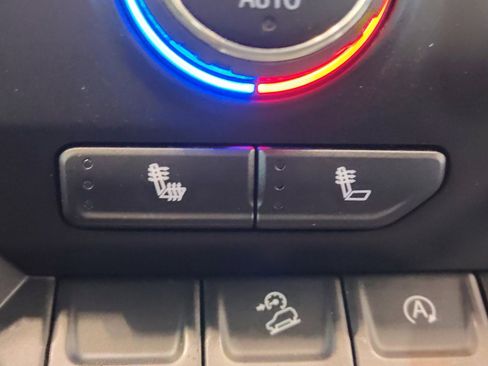 Used 2019 Chevrolet Silverado 1500 LT Trail Boss image 4