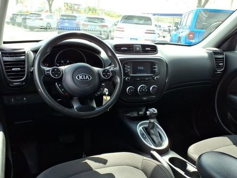 Used 2017 Kia Soul w/ Convenience Package FWD image 5