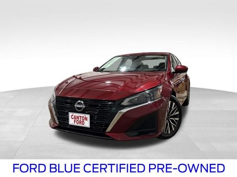 Used 2023 Nissan Altima 2.5 SV w/ SV Premium Package image 1