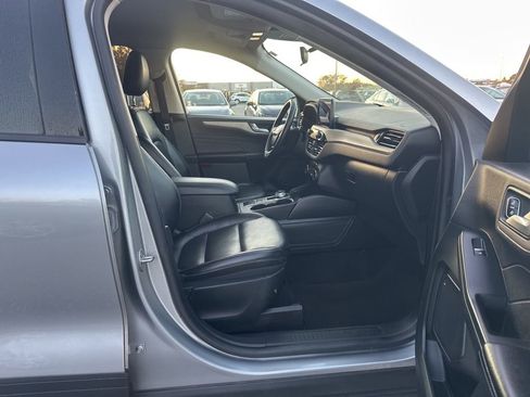 Used 2022 Ford Escape SEL image 12