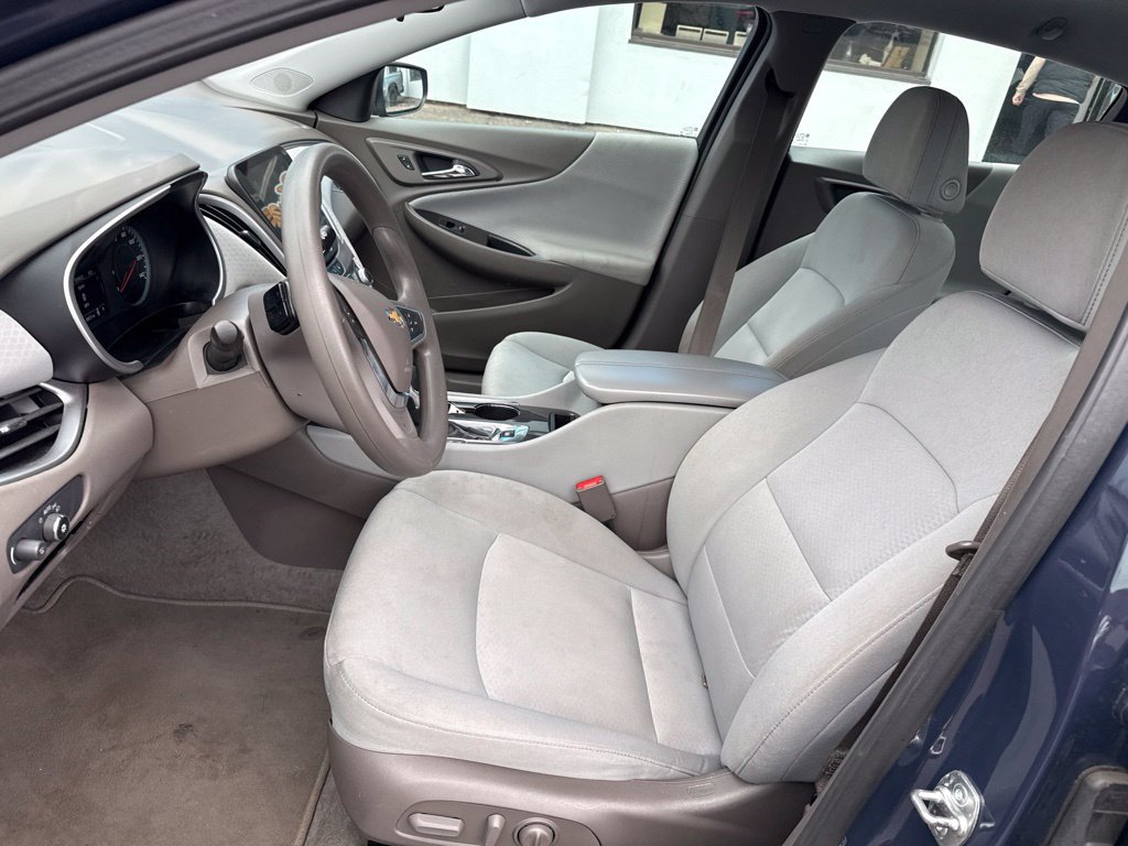 Used 2025 Chevrolet Malibu LT FWD image 19