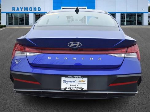 Used 2025 Hyundai Elantra SEL FWD image 5