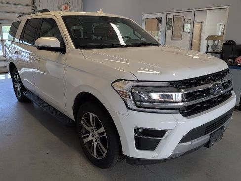 Used 2024 Ford Expedition Limited AWD/4WD image 5