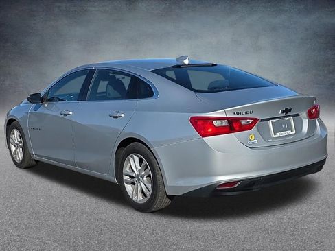 Used 2017 Chevrolet Malibu LT FWD image 3