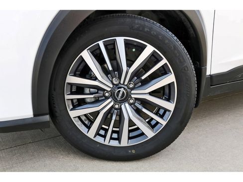 Used 2024 Nissan Kicks SV image 31