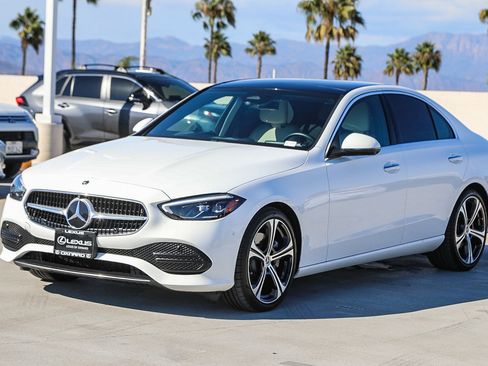 Used 2023 Mercedes-Benz C 300 Sedan image 3