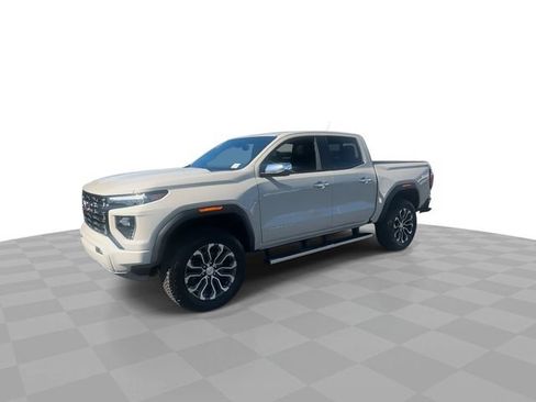 Used 2026 GMC Canyon Denali AWD/4WD image 5