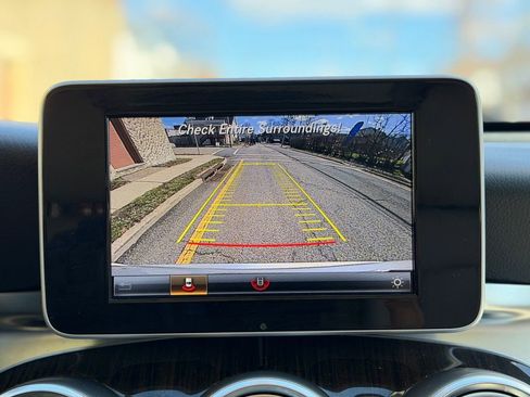 Used 2019 Mercedes-Benz GLC 300 GLC 300 image 38