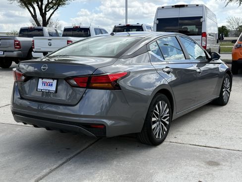 Used 2025 Nissan Altima 2.5 SV image 5