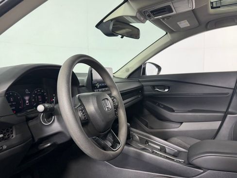 Used 2025 Honda Accord SE image 19