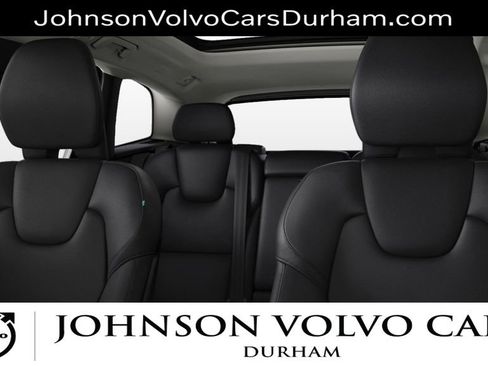 Used 2023 Volvo XC60 B5 Plus image 6