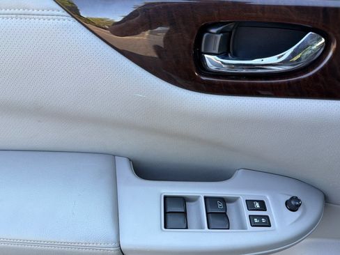 Used 2012 Nissan Quest S FWD image 11