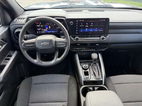 Used 2024 Chevrolet Colorado Trail Boss AWD/4WD image 15