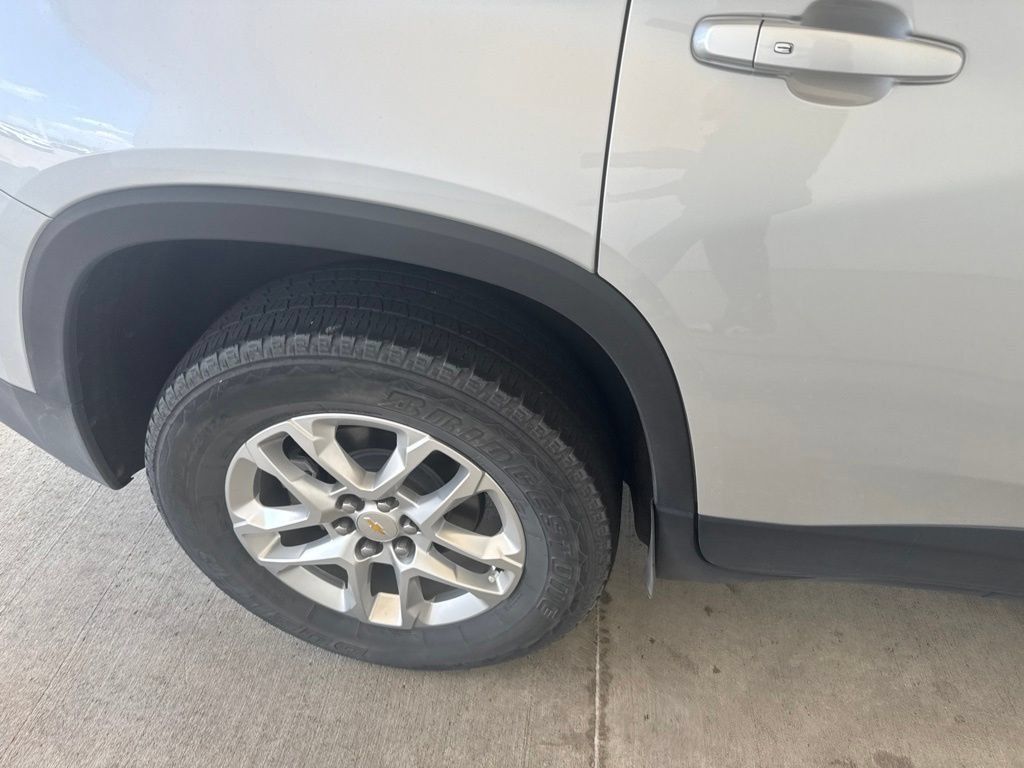 Used 2019 Chevrolet Traverse LT FWD image 5