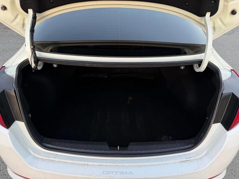 Used 2011 Kia Optima LX image 18