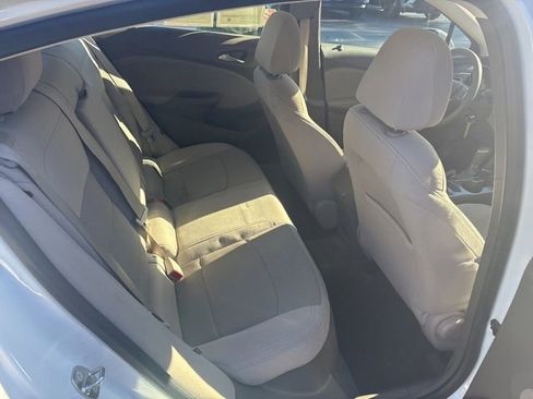 Used 2018 Chevrolet Cruze LT image 14
